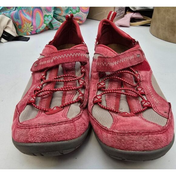 Red Suede & Mesh Womens Comfort Walking Shoes With Adjustable Strap Size 8 - Picture 3 of 11